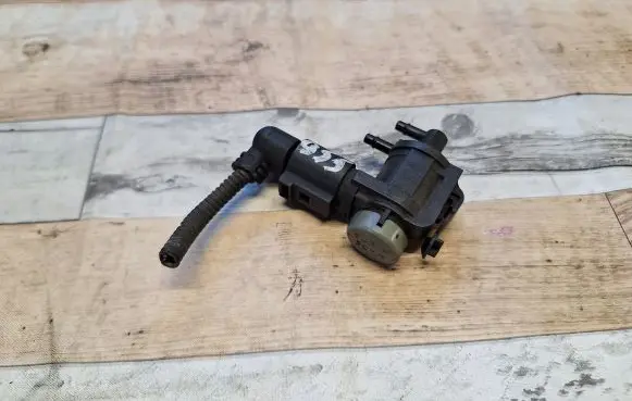 Audi A6 S6 C6 4F Turbo solenoid valve 1J0906283C 1J0906283