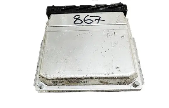 Volvo XC70 Engine control unit/module 08677708A