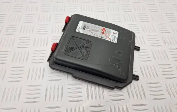 Peugeot 208 II Fuse box cover 9824510780 9826717980