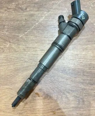 BMW 5 E39 Fuel injector 0445110048 7785985