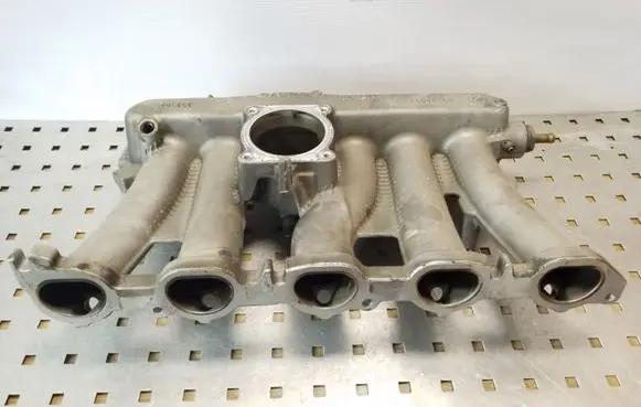 Volvo XC70 Intake manifold 09488033
