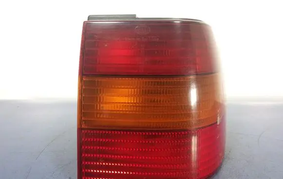 Volkswagen PASSAT B4 Rear/tail lights 3A5945112