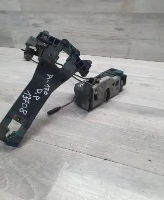 Mercedes-Benz A W168 Front door lock