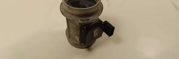 Audi A6 S6 C5 4B Mass air flow meter 1974000007 DMA0206