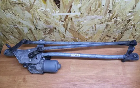 Volvo S60 Front wiper linkage and motor 30753494
