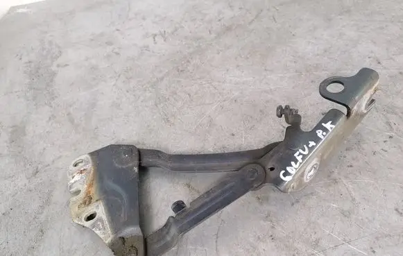Volkswagen Golf Plus Engine bonnet/hood hinges 5M0823301