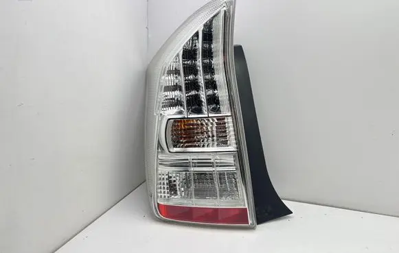 Toyota Prius (XW30) Rear/tail lights E135335