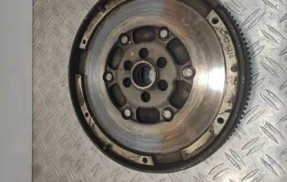 Audi A4 S4 B7 8E 8H Flywheel 058105266