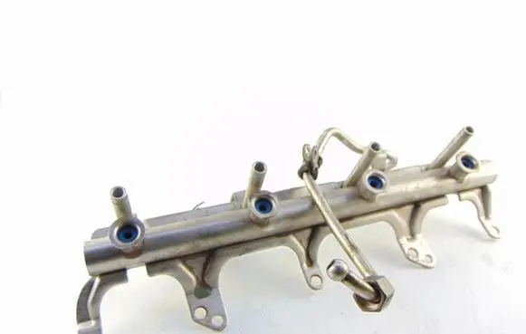 Seat Leon (1M) Fuel injector supply line/pipe 