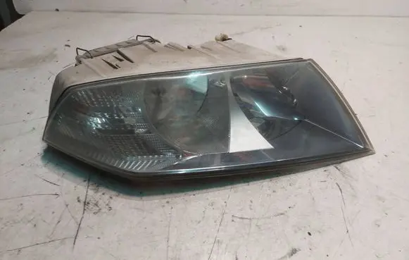 Skoda Octavia Mk2 (1Z) Headlight/headlamp 0104