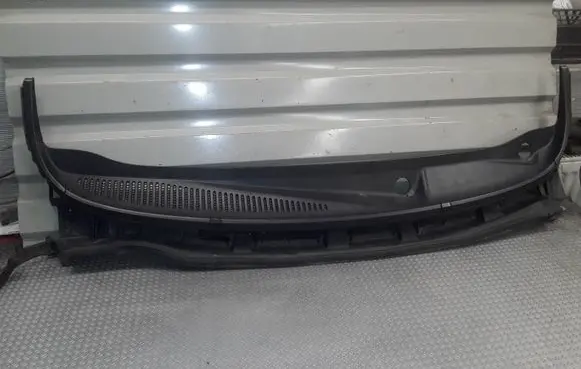 Nissan Note (E11) Wiper trim 668629U100