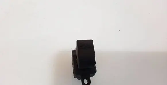 Mazda 2 Electric window control switch D39766370 30924