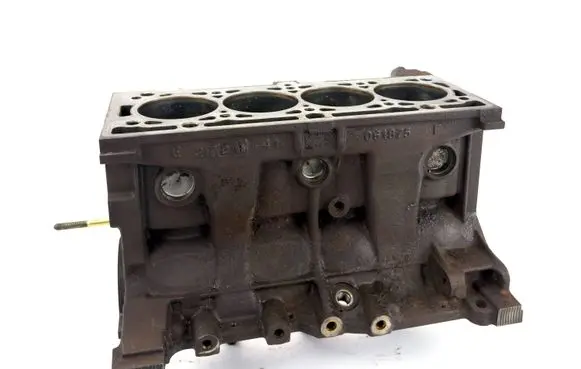 Renault Megane II Engine block 061875F D6EA9U050588 8200134513D