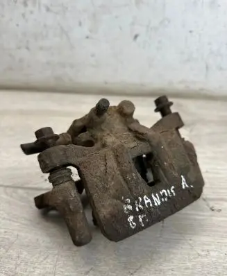 Mitsubishi Grandis Rear brake caliper