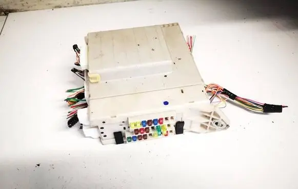 Lexus IS 220D-250-350 Fuse box set 8273053022 82730-53022