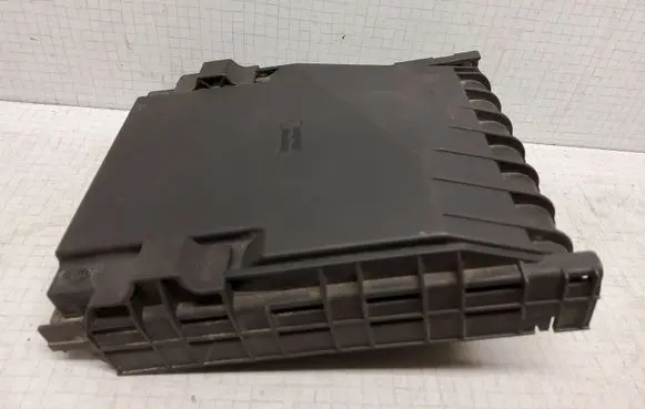 Volkswagen PASSAT B6 Fuse box cover 1K0937132F