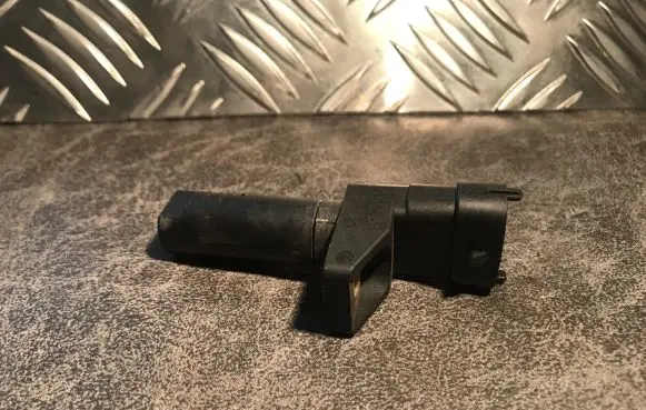 Mercedes-Benz CLS C219 Crankshaft position sensor A6421530728