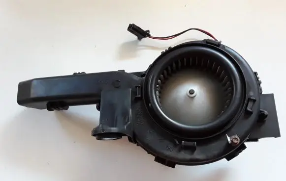 Citroen C4 I Picasso A/C air flow flap actuator/motor 173610000