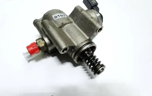 Audi A3 S3 A3 Sportback 8P Fuel injection high pressure pump 03C127025R