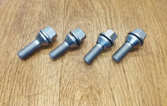 Volvo XC90 Nuts/bolts 31373474