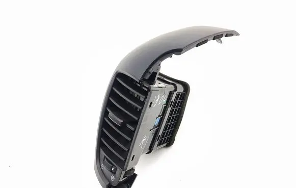 KIA Sorento Dash center air vent grill 914303E500