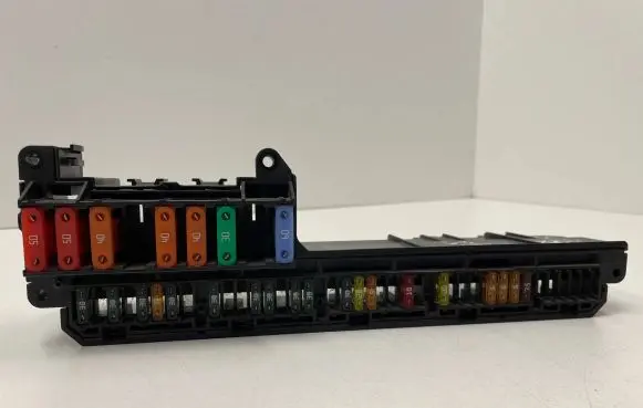 BMW 5 E60 E61 Fuse box set 6957330 18917