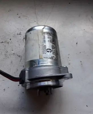 Renault Twingo II Power steering pump 8200867103