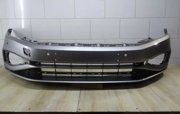 Volkswagen PASSAT B8 Front bumper 3G0807221F