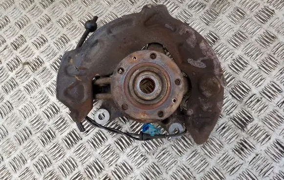 Front wheel hub