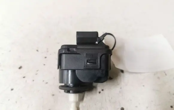 Headlight level adjustment motor