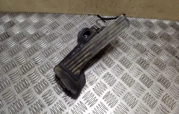 Skoda Octavia Mk2 (1Z) Accelerator throttle pedal 1K2721503M