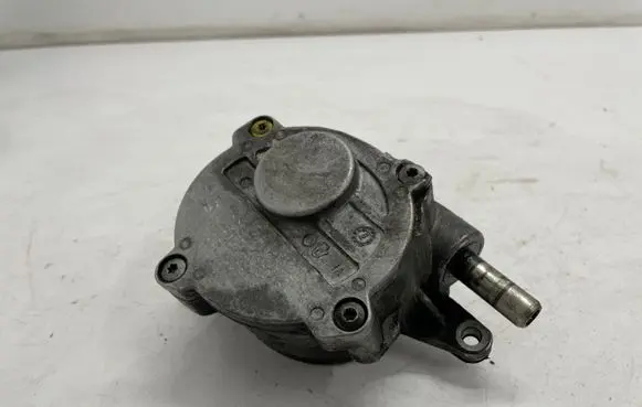 Mercedes-Benz CLS C219 Vacuum pump A6422300165