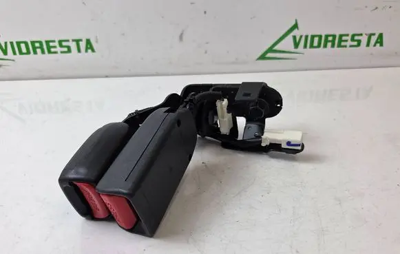 Honda CR-V Middle seatbelt buckle (rear) A82455