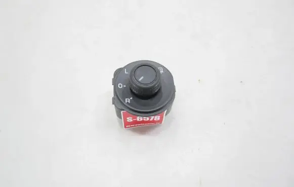 Wing mirror switch