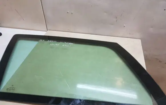 Jeep Grand Cherokee (WJ) Rear side window