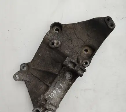 Renault Scenic II - Grand scenic II Generator/alternator bracket 8200100148