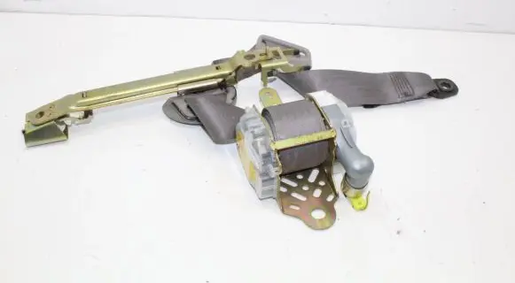 Lexus LS 430 Front seatbelt 7K4310P
