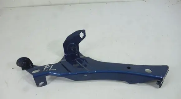 Ford Focus Fender mounting bracket JX7BA16019AD
