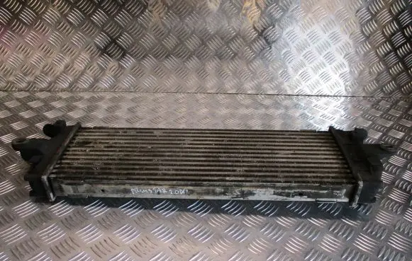 Nissan Primastar Intercooler radiator