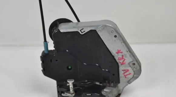 Toyota Verso Rear door lock 9F0308