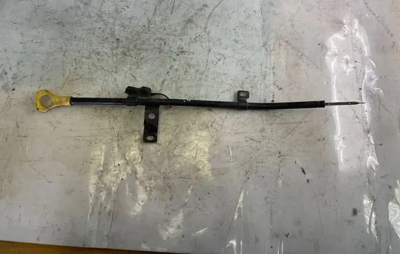 Hyundai i10 Oil level dip stick 