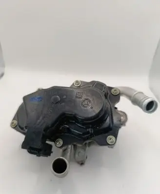 Volkswagen Golf VII EGR valve 04L131501N DC2120315