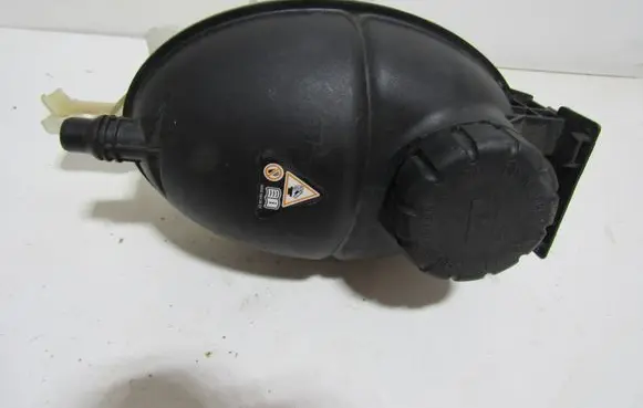Mercedes-Benz X-class W470 Coolant expansion tank/reservoir A2045000949