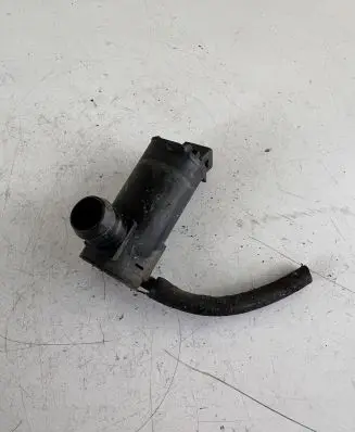 Volvo XC90 Windscreen/windshield washer pump 9169611