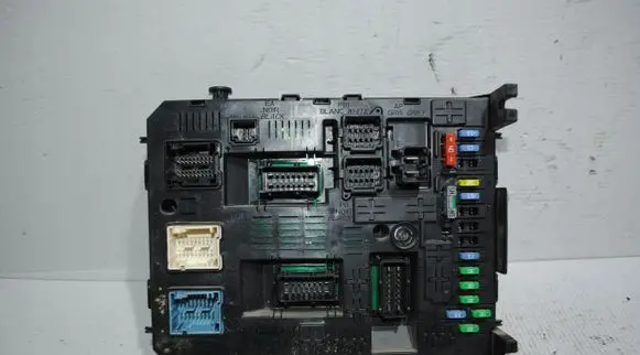 Peugeot 3008 I Comfort/convenience module 966405908002