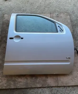 Nissan Navara D40 Front door