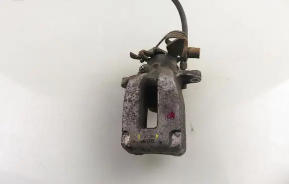 Volkswagen PASSAT B5.5 Rear brake caliper CZH1306