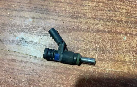Mercedes-Benz A W169 Fuel injector A0000788749