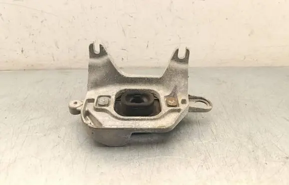 Renault Kadjar Gearbox mounting bracket 112221641R