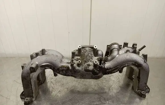 Subaru Impreza I Intake manifold